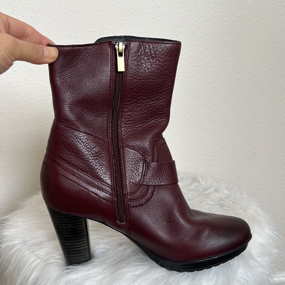 Clark’s burgundy pebbled leather and brass ankle boots - Picture 8 of 15